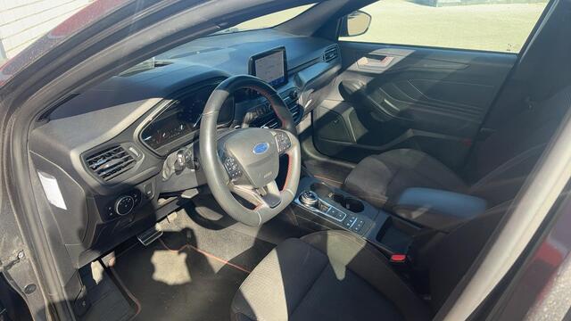 Ford FOCUS Wagon 2.0 EcoBlue ST Line X Business AUTOMAAT / FULL LED / PANORAMADAK / TREKHAAK / CAMERA / STOELVERW / ACC / B&O / KEYLESS