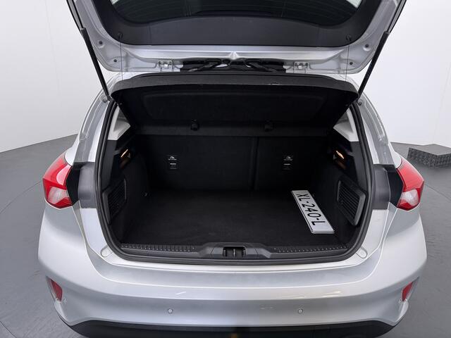 Ford FOCUS Titanium | Trekhaak | Winterpack | Adap. Cruise | 100% dealer onderhouden |