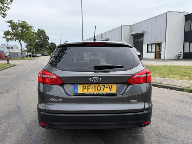 Ford FOCUS Wagon 1.0i Eco-Boost Edition 6-Bak 126 PK. Distributieriem en waterpomp vervangen bij 197.000 KM !!! Zeer fijn rijdende auto !!