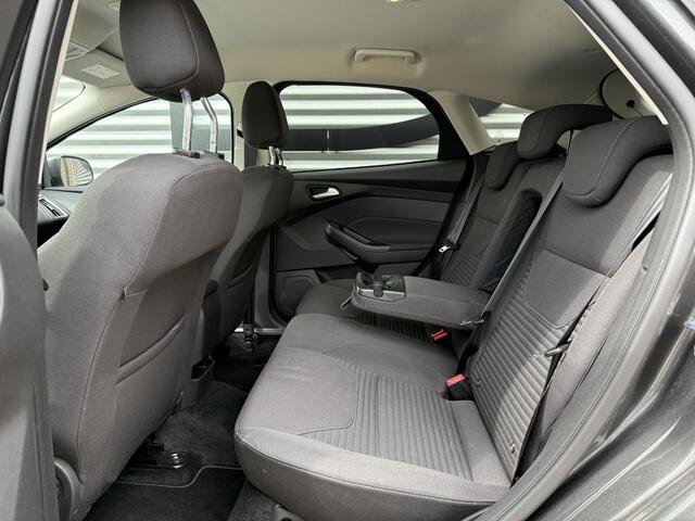 Ford FOCUS 1.0 Titanium Navi|Clima|Cruise|PDC V+A|Carplay|N.A.P|APK tot 01-2027