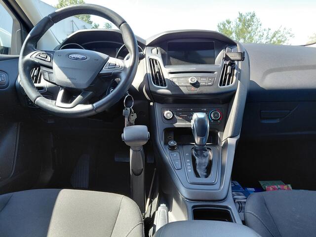 Ford FOCUS Wagon *AANGEPAST** Handgas/Rem. 1.0 Trend