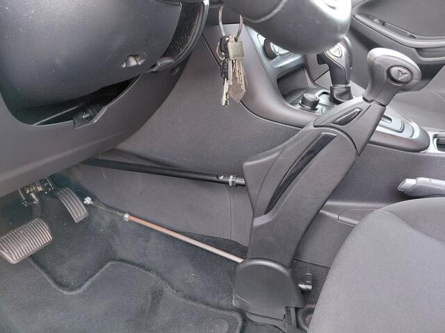 Ford FOCUS Wagon *AANGEPAST** Handgas/Rem. 1.0 Trend