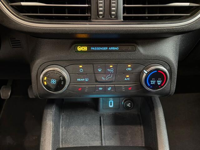 Ford FOCUS Wagon 1.0 EcoBoost ST Line Business. Trekhaak!