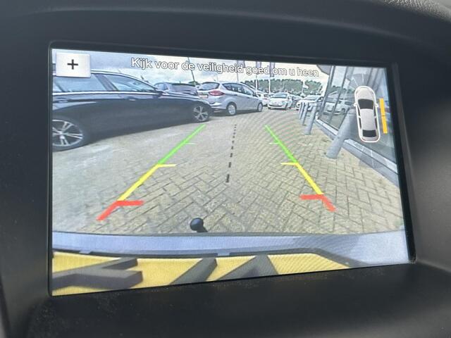 Ford FOCUS Wagon 1.5 ST-Line | SPORT | 150PK | Trekhaak | 1500KG Trekgewicht | Stoelverwarming | Stuurverwarming | Voorruitverwarming | Achteruitrijcamera | Parkeersensoren | Privacy Glass | Climate Control | 18 Inch | 2 Sleutels |