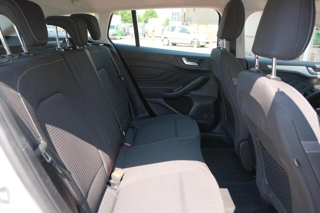 Ford FOCUS Wagon 1.0 EcoBoost 125pk Active Business | Navi | Camera | PDC | Cruise