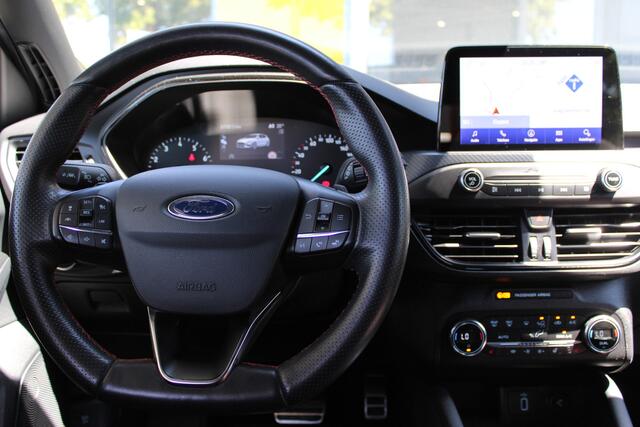 Ford FOCUS 1.0 EcoBoost ST Line | Trekhaak | Winterpack | Adaptieve cruise