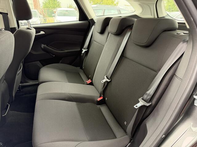 Ford FOCUS Wagon BWJ 2018 | 1.0T 101 PK Lease Edition | STOEL&STUUR VERW | NAVI | PARK PILOT | PDC 2X | CARPLAY | CRUISE | AIRCO |
