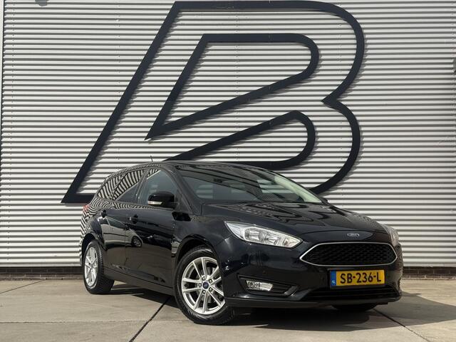 Ford FOCUS Wagon 1.0 Titanium 2e Eigenaar|Camera|Trekhaak|Carplay|Clima|Cruise|PDC V+A|Elek ramen|D-riem vv in 2023|APK tot 01-2027