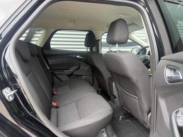 Ford FOCUS Wagon 1.0 Titanium 2e Eigenaar|Camera|Trekhaak|Carplay|Clima|Cruise|PDC V+A|Elek ramen|D-riem vv in 2023|APK tot 01-2027