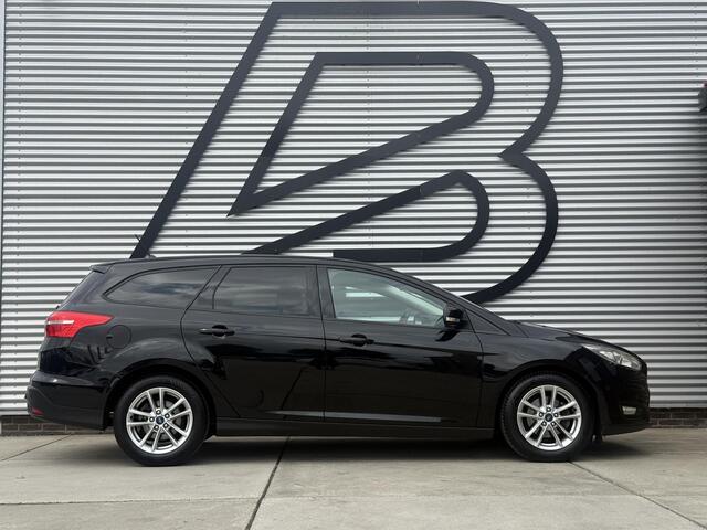 Ford FOCUS Wagon 1.0 Titanium 2e Eigenaar|Camera|Trekhaak|Carplay|Clima|Cruise|PDC V+A|Elek ramen|D-riem vv in 2023|APK tot 01-2027