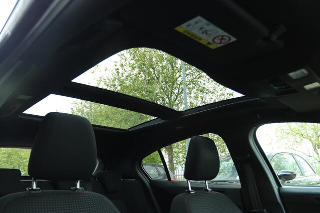 Ford FOCUS 1.5 ECOBOOST ST-LINE | PANO | CARPLAY | CAMERA | LED | WINTERPACK | LED | KEY-LESS