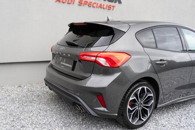 Ford FOCUS 1.5 EcoBoost Active Business / ST Line/ Touch Navigatie/ Cruise Control/ Sportonderstel/ 110kW (150PK)