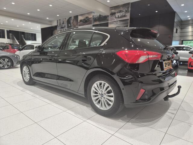Ford FOCUS 1.0 EcoBoost Titanium Business | Trekhaak | Cruise Control | Keyless entry | Camera | PDC V+A | Apple/ Android auto |