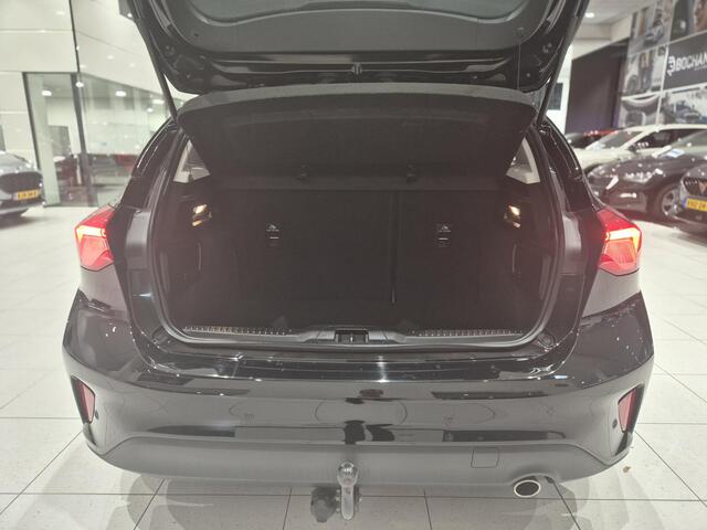 Ford FOCUS 1.0 EcoBoost Titanium Business | Trekhaak | Cruise Control | Keyless entry | Camera | PDC V+A | Apple/ Android auto |