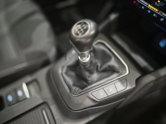 Ford FOCUS 1.0 EcoBoost Titanium Business | Trekhaak | Cruise Control | Keyless entry | Camera | PDC V+A | Apple/ Android auto |