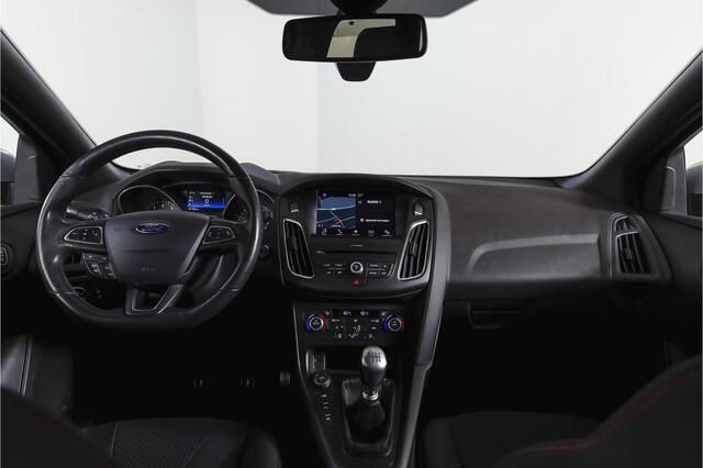 Ford FOCUS Wagon 1.5 150 PK ST-Line Orig. NL | NAP | Cruise | Voorruitverw. | PDC | NAV + App. Connect | ECC | Trekhaak | LM 18" |