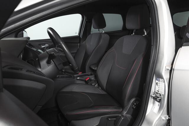 Ford FOCUS Wagon 1.5 150 PK ST-Line Orig. NL | NAP | Cruise | Voorruitverw. | PDC | NAV + App. Connect | ECC | Trekhaak | LM 18" |