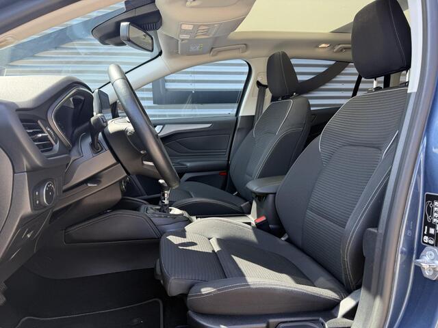 Ford FOCUS Wagon 1.0 EcoBoost Titanium Business 2e Eigenaar|Pano|Stoel+stuurverw|Adap Cruise|Carplay|HUD|Dealer Onderhouden|Camera|Clima|PDC V+A|Trekhaak|LM velgen|Navi|Elek Ramen|N.A.P.|APK tot 07-2027