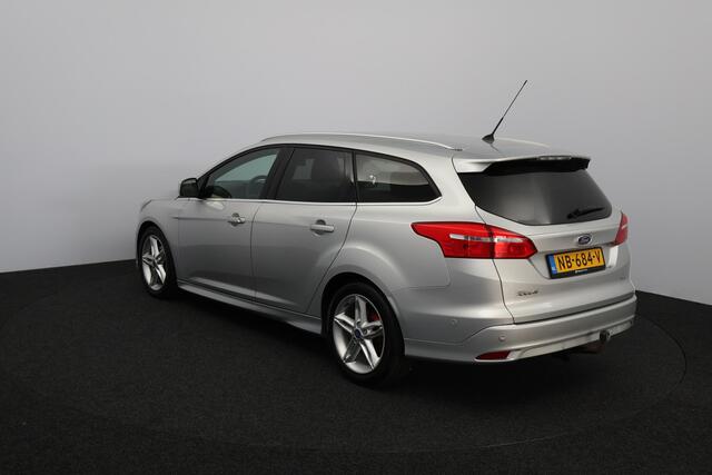 Ford FOCUS Wagon 1.0 Titanium /D-Riem Verv. 150.000KM! /Trekhaak! /Apple + Android /Voorruitverw. /Navi /Climat /Cruise /Elek. pakket /Bluetooth /17"LMV /Extra getint glas /PDC V+A /Mistlampen /LED Dagrijverl. /Dakrails.