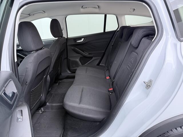 Ford FOCUS Wagon EcoBoost Active 125pk | Trekhaak | Winterpack | Camera | Adapt. cruise | Parkeersensoren V+A |