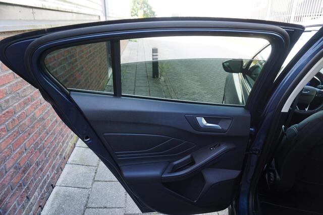 Ford FOCUS 1.0 EcoB.125pk Hybrid Titanium X Bus./Comf.stoel/ Trekhaak/Camera.