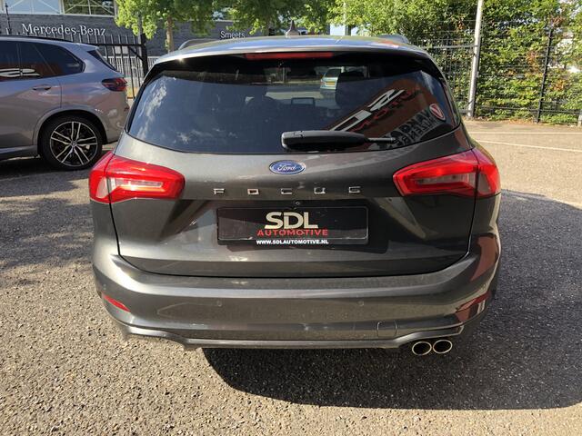 Ford FOCUS Wagon 1.5 EcoBoost ST Line // AFN. TREKHAAK // KEYLESS // WINTERPACK // CAMERA+SENSOREN // NAVI+CARPLAY //