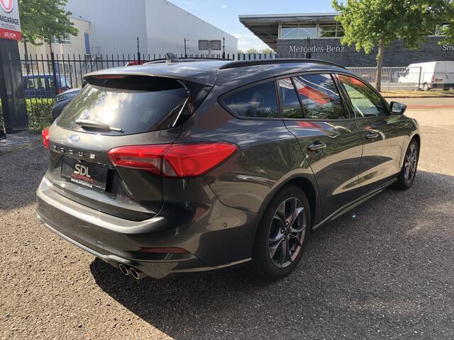 Ford FOCUS Wagon 1.5 EcoBoost ST Line // AFN. TREKHAAK // KEYLESS // WINTERPACK // CAMERA+SENSOREN // NAVI+CARPLAY //