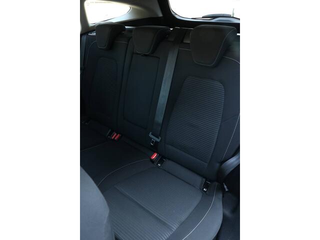 Ford FOCUS Wagon 1.0 EcoBoost Titanium Business ST line trekhaag Camera l Navigatie ACC