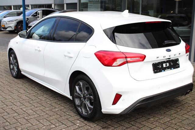 Ford FOCUS 1.0 EcoBoost Hybrid ST-Line 125 pk | Led Koplampen | Achteruitrij camera |SYNC 3 Navi | Apple Carplay/Android Auto |