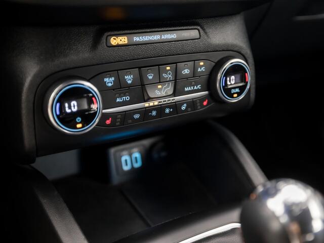 Ford FOCUS Wagon 1.0 EcoBoost Hybrid ST Line (APPLE CARPLAY, GROOT NAVI, STUUR/STOELVERWARMING, CAMERA, ADAPTIVE CRUISE, SPORTSTOELEN, KEYLESS, LANE ASSIST, NIEUWSTAAT)