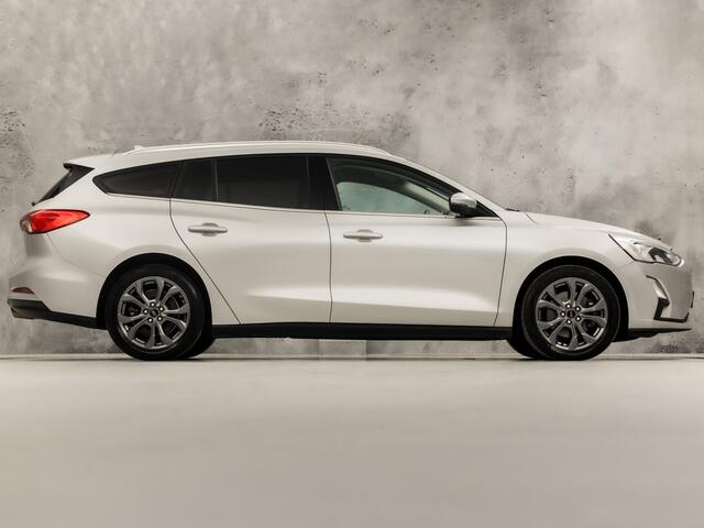 Ford FOCUS Wagon 1.0 EcoBoost Titanium (APPLE CARPLAY, GROOT NAVI, STUUR/STOELVERWARMING, KEYLESS, SPORTSTOELEN, GETINT GLAS, LM VELGEN, CRUISE, NIEUWSTAAT)