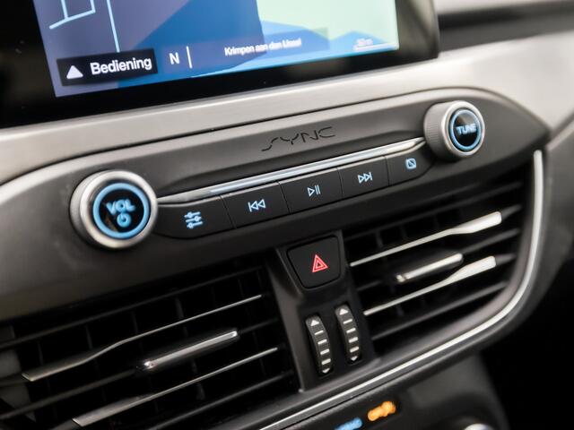 Ford FOCUS Wagon 1.0 EcoBoost Titanium (APPLE CARPLAY, GROOT NAVI, STUUR/STOELVERWARMING, KEYLESS, SPORTSTOELEN, GETINT GLAS, LM VELGEN, CRUISE, NIEUWSTAAT)