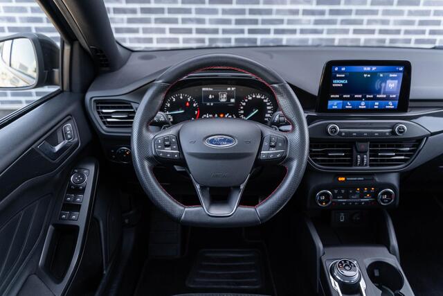Ford FOCUS Wagon 1.5 EcoBoost 150 ST Line Business | Panoramadak | Achteruitrijcamera | Parkeersensoren | Climate Control | Keyless Entry | LED Koplampen | Lichtmetalen Velgen 18 inch | Stoelverwarming | Cruise Control Adaptief | Navigatie | Apple Carplay | Android