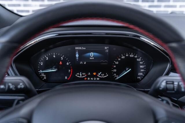 Ford FOCUS Wagon 1.5 EcoBoost 150 ST Line Business | Panoramadak | Achteruitrijcamera | Parkeersensoren | Climate Control | Keyless Entry | LED Koplampen | Lichtmetalen Velgen 18 inch | Stoelverwarming | Cruise Control Adaptief | Navigatie | Apple Carplay | Android