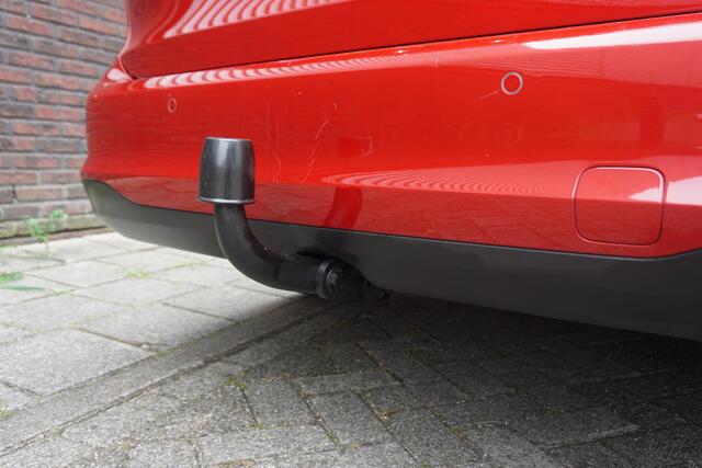 Ford FOCUS Wagon 1.0 EcoB. Hybrid Titanium X /Nwe All-Season banden /Trekhaak/WinterPack.