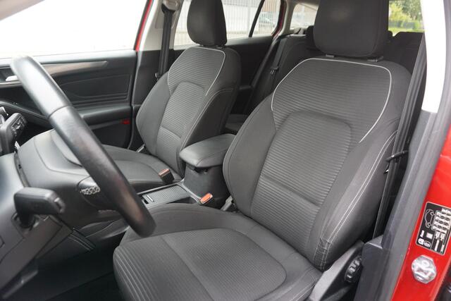 Ford FOCUS Wagon 1.0 EcoB. Hybrid Titanium X /Nwe All-Season banden /Trekhaak/WinterPack.