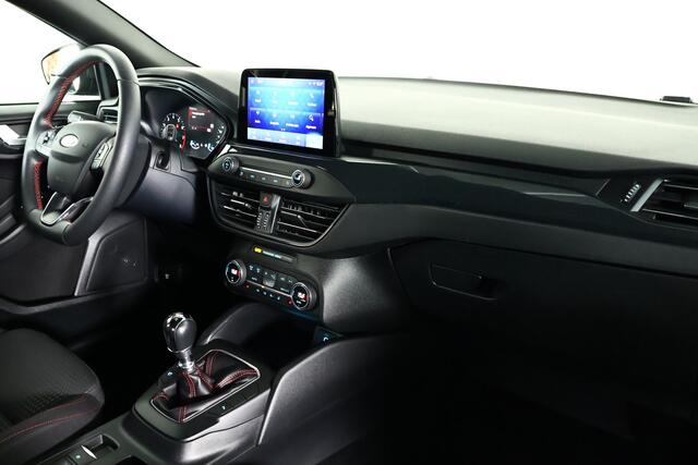Ford FOCUS 1.0 EcoBoost Hybrid ST Line / LED / Navi / CarPlay / Camera