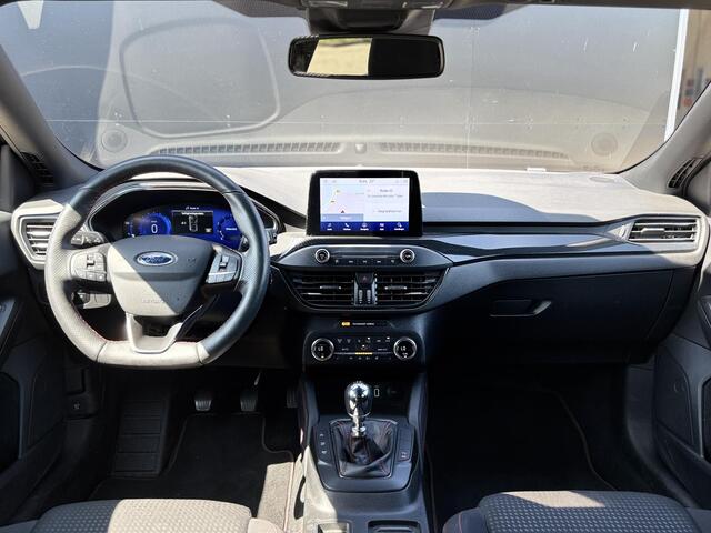 Ford FOCUS 1.0 EcoBoost Hybrid ST Line X Business | Apple-Android | Trekhaak | Parkeercamera