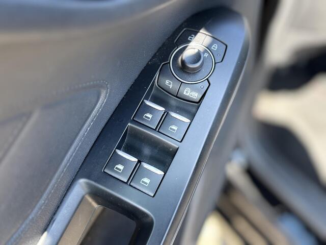 Ford FOCUS 1.0 EcoBoost Hybrid ST Line X Business | Apple-Android | Trekhaak | Parkeercamera