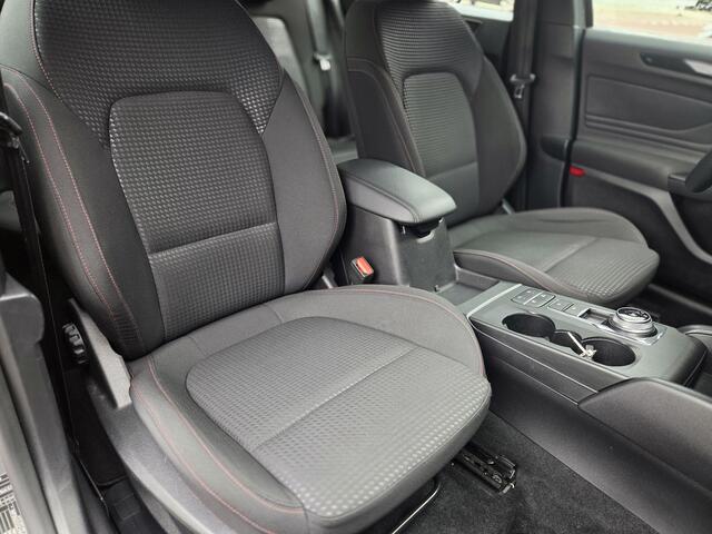 Ford FOCUS 1.5 EcoBoost ST Line Business | Apple-Android | Trekhaak | Dealeronderhouden