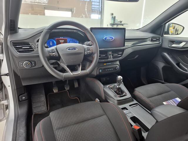 Ford FOCUS 1.0 EcoBoost Hybrid 125PK ST Line X WINTER PACK | CAMERA | NAVI | CRUISE