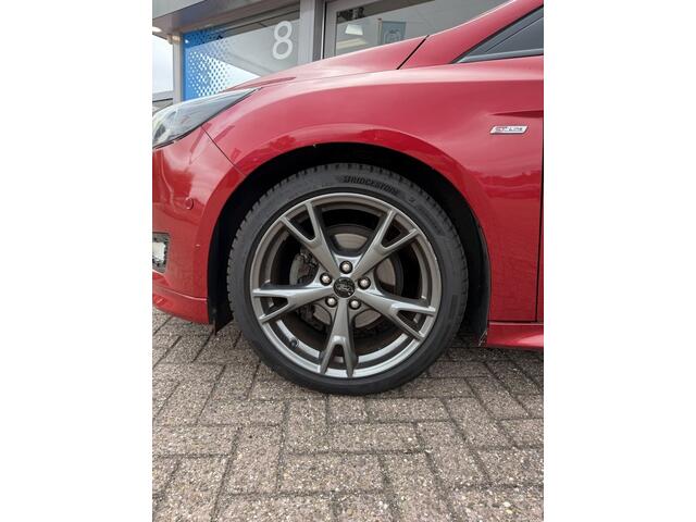 Ford FOCUS Wagon 1.0 ST-Line | Verwarmde ruit | Carplay | Nieuwe Distributie | Dealer onderhouden!