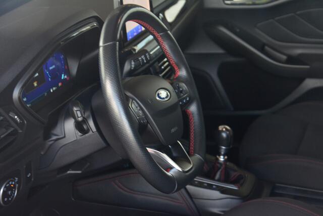 Ford FOCUS Wagon 1.5 EcoBlue ST Line X Business Nederlandse auto 111018 NAP ST Line met oa camera navigatie systeem parkeerhulp virtuele cockpit lmv origineel key less trekhaak afneembaar dakrail sportbekleding