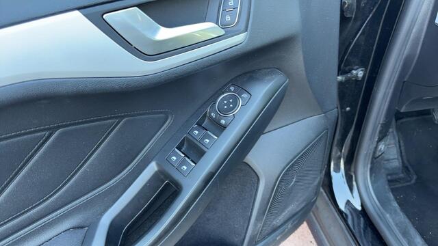 Ford FOCUS Wagon 1.5 EcoBlue Trend Edition Business CARPLAY / NAVI / AIRCO / PDC / BLUETOOTH / CRUISE / NL-AUTO