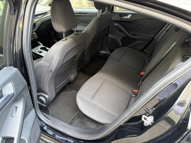 Ford FOCUS 1.0 EcoBoost Titanium Business / AUTOMAAT / NAVI / CRUISE / 135dkm!