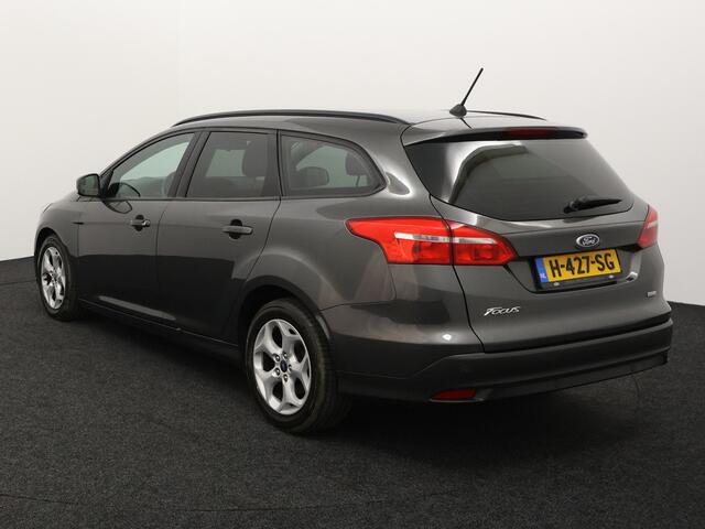 Ford FOCUS Wagon 1.0 Lease Edition Apple Carplay/Android Auto, Cruise control, Parkeersensor achter, Spraakbediening, Combineert een luxe uitstraling met veel comfort en een verrassend ruim interieur. Dankzij de royale bagageruimte en praktische indeling is deze stationwagen ideaal voor zowel dagelijks gebru