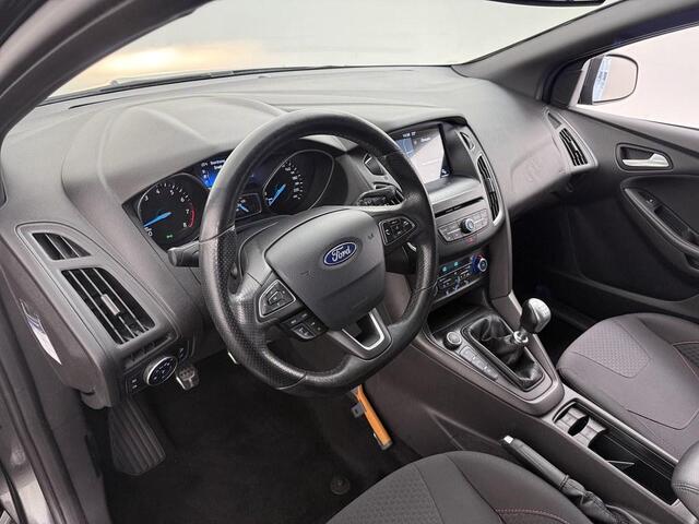 Ford FOCUS Wagon 1.5 ST-Line 150pk Trekhaak/Nav/Vooruitverw/Ecc/ Carplay