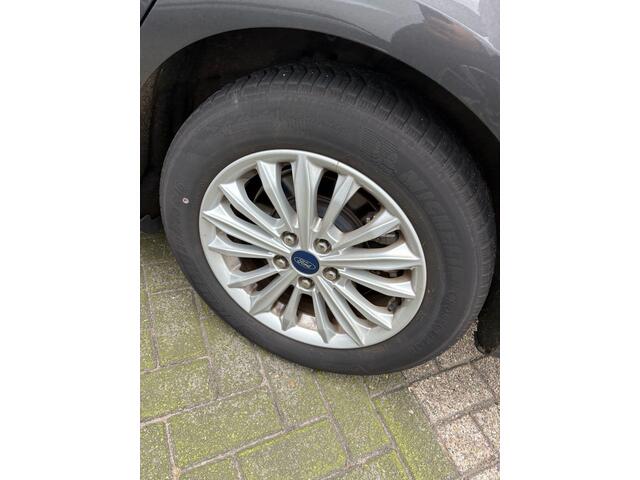 Ford FOCUS Wagon 1.0 EcoBoost Titanium Business