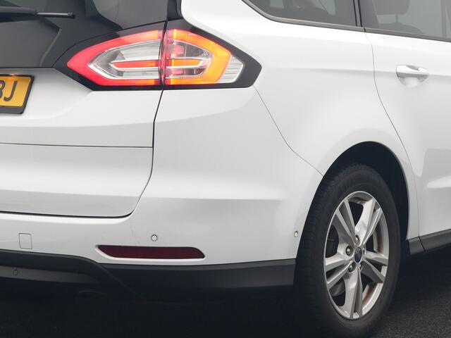 Ford GALAXY 2.0 Titanium Automaat 7 Persoons 241pk | Camera | Apple Carplay | Voorstoelen Verwarmd | Cruise Control | LED Koplampen | Navigatie |