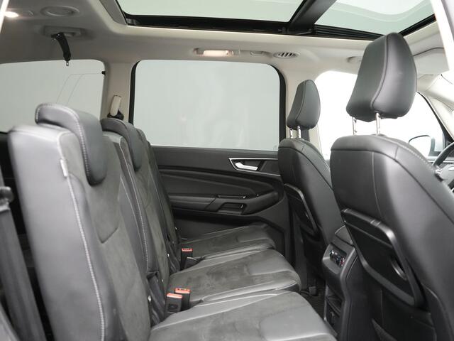 Ford GALAXY 2.0 Titanium Automaat 7 Persoons 241pk | Panodak | Trekhaak Afn. | Camera | Alcantara Sportstoelen Memory & Verwamd | Stuur Verwarmd | Keyless | Blis | Navigatie | DAB | Cruise Control |